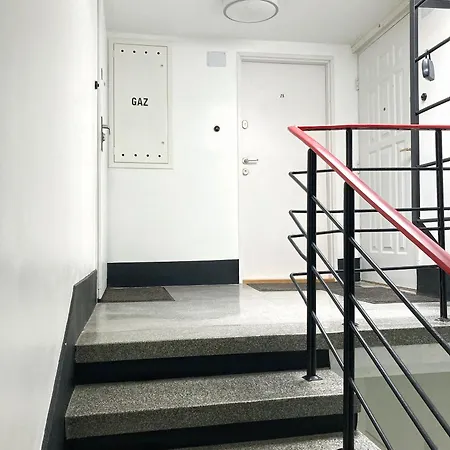 Sunny Mokotow - Near The Metro Apartamento