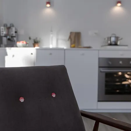 Sunny Mokotow - Near The Metro Apartamento