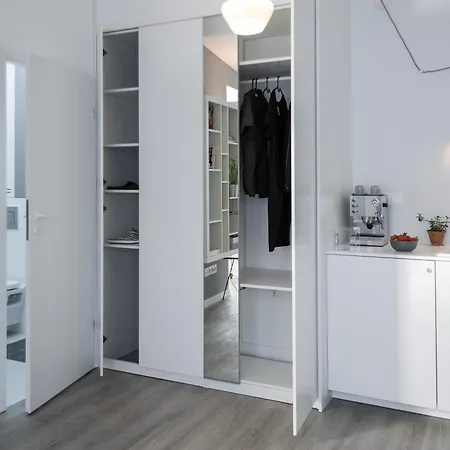 Sunny Mokotow - Near The Metro * Varsovia