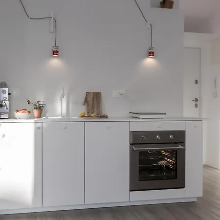 Sunny Mokotow - Near The Metro Apartamento *